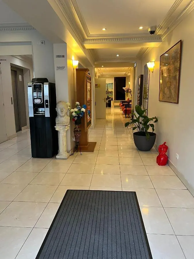 121 Paris Hotel contacts