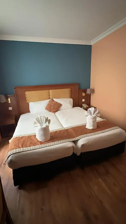 121 Paris Hotel 3*,