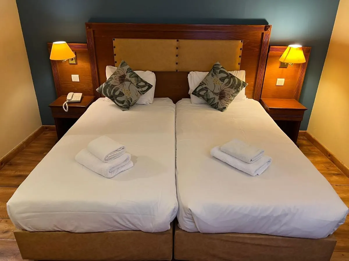 121 Paris Hotel