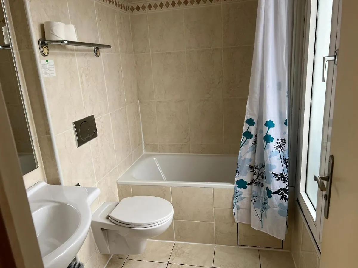 ***  121 Paris Hotel Γαλλία