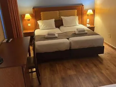 121 Paris Hotel