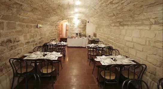 121 Paris Hotel