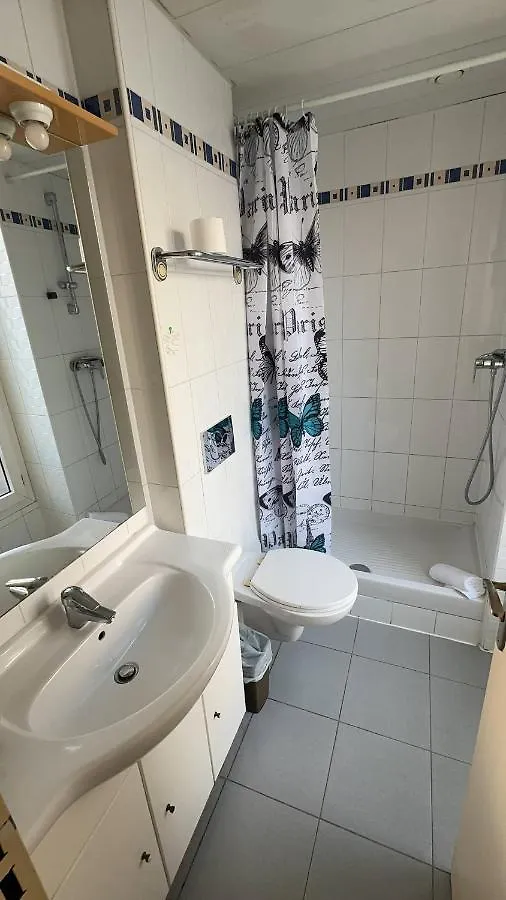 121 Paris Hotel