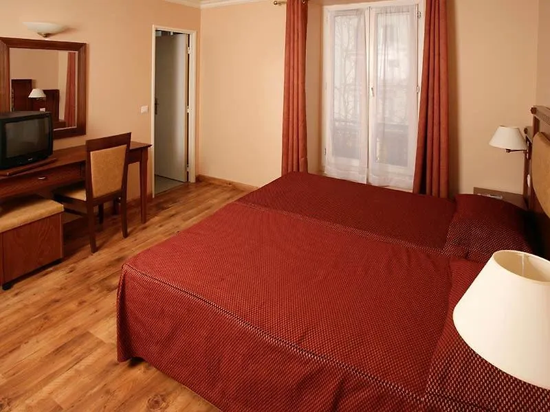 121 Paris Hotel